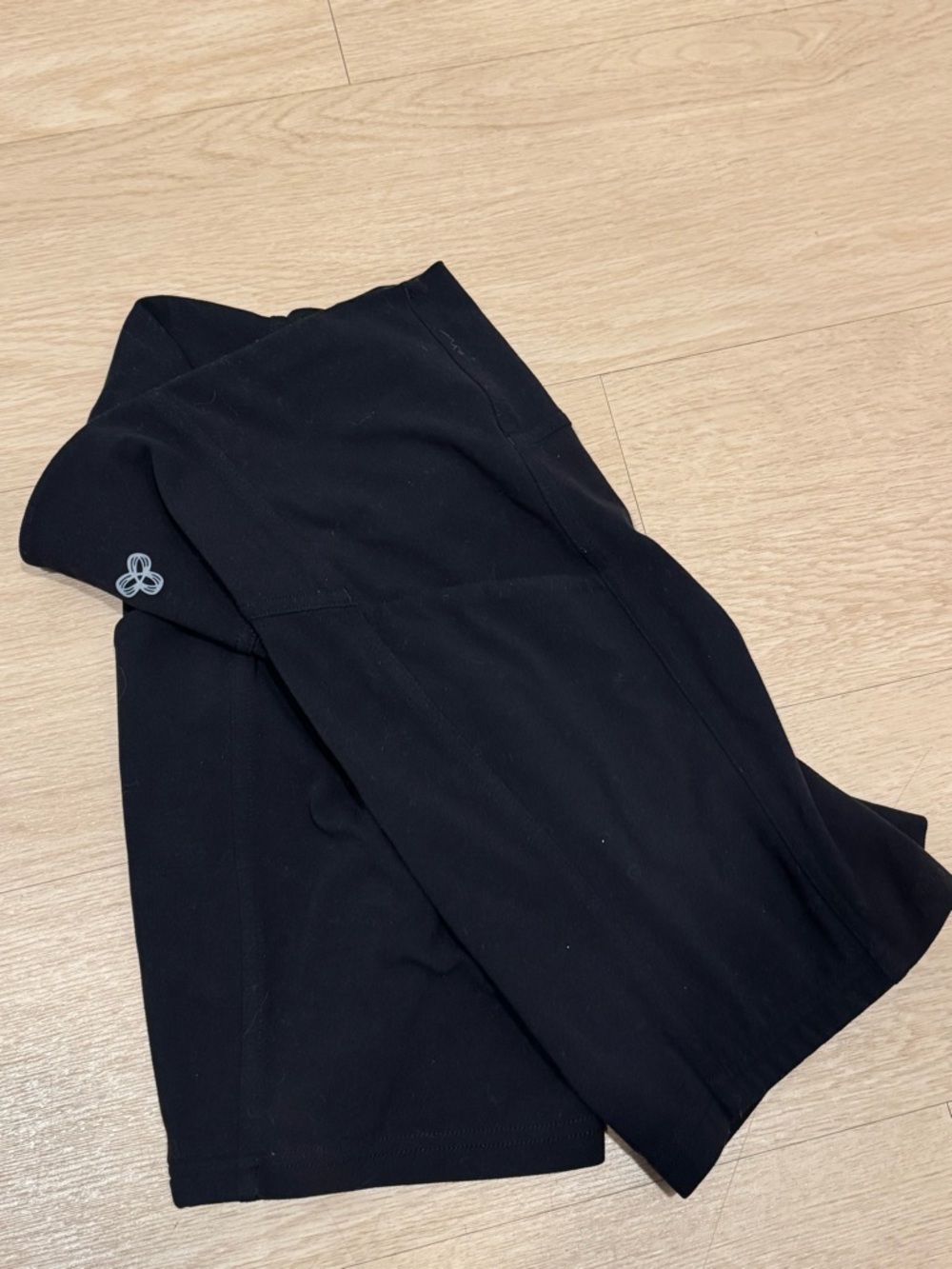 TNA By Aritzia High-Waist Black Women's Bike Shorts with Side Pocket - Picture 5 of 5
